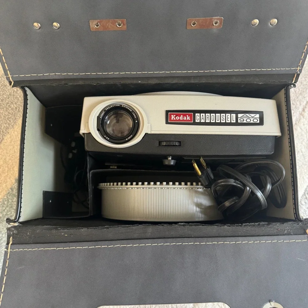 Vintage Kodak Carousel AV 900 Slide Projector with Case Tray Remote Vintage Tech